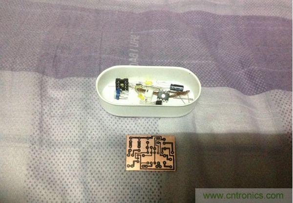 转印、刮焊盘、备元件准备焊接