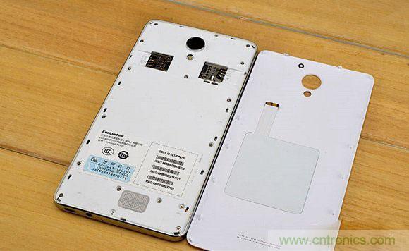 酷派S6后盖拆解