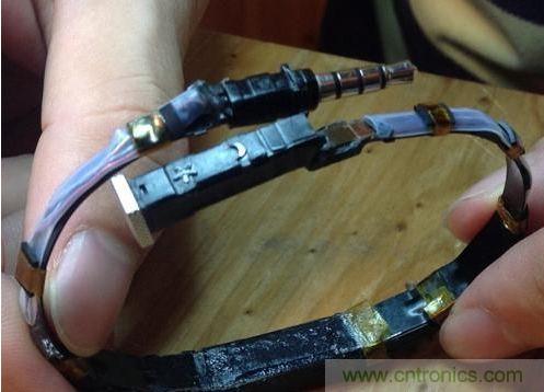 Jawbone 智能手环拆解