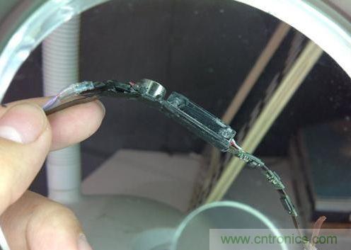 Jawbone 智能手环拆解