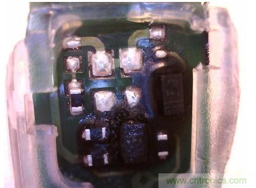 Jawbone 智能手环拆解