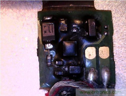 Jawbone 智能手环拆解