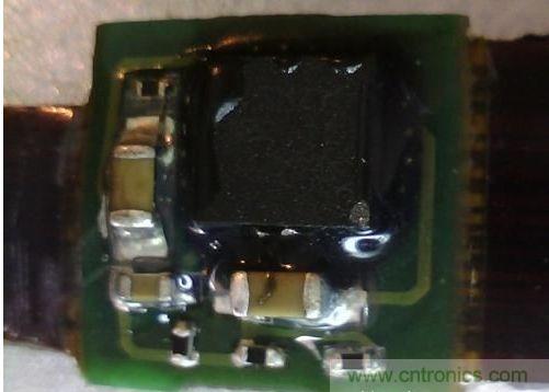 Jawbone 智能手环拆解