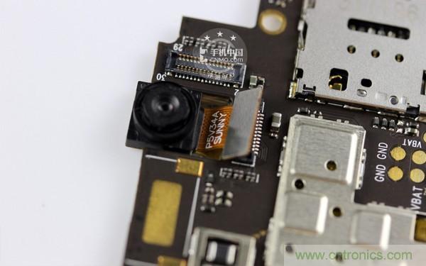 500万像素95&deg;超广角前置摄像头