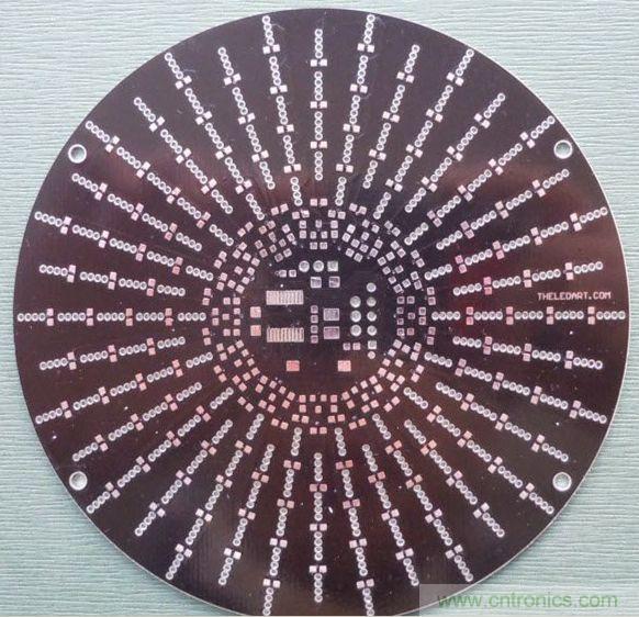 极光雾状LED灯的电路板