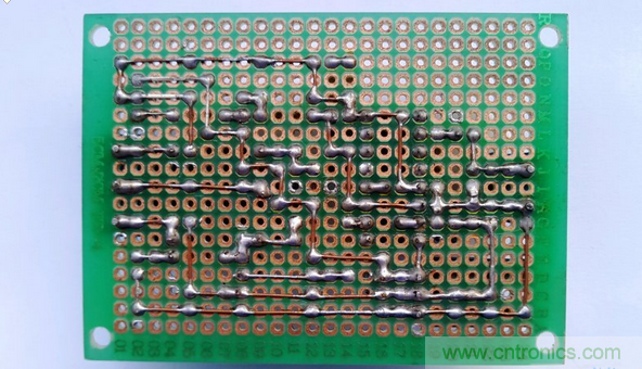 万能板版反面图