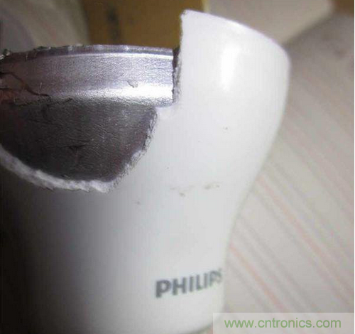 暴拆飞利浦8瓦LED球泡灯