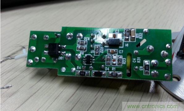 电源?？? width=