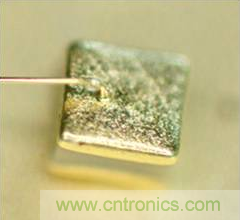 微型片状型电容器