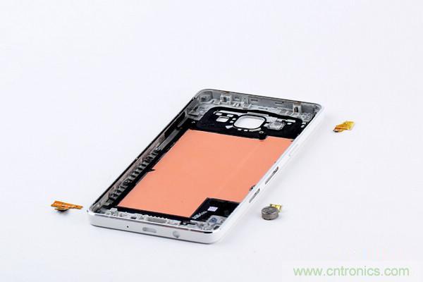 拆解狂魔荼毒新机三星金属Galaxy A5，看槽点在何方？