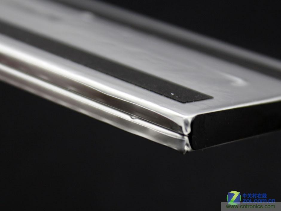 爆拆移动电源PB810