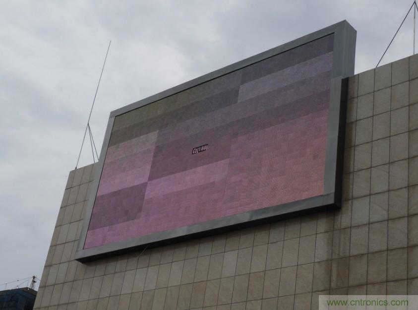 LED显示屏突然黑屏，什么原因？如何应对？