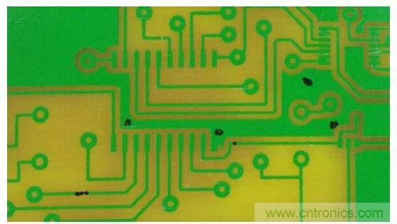 蚀刻板。注意记号笔墨水仍然非常完整