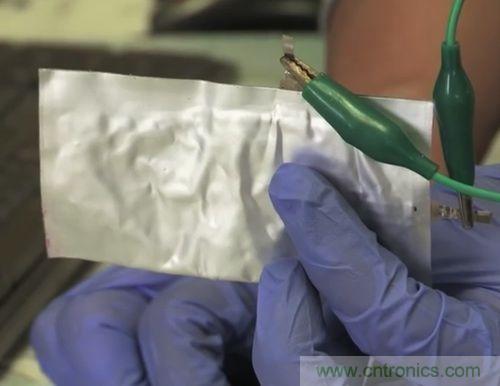 就是这么任性！柔性电池仅需1秒就充电完毕？