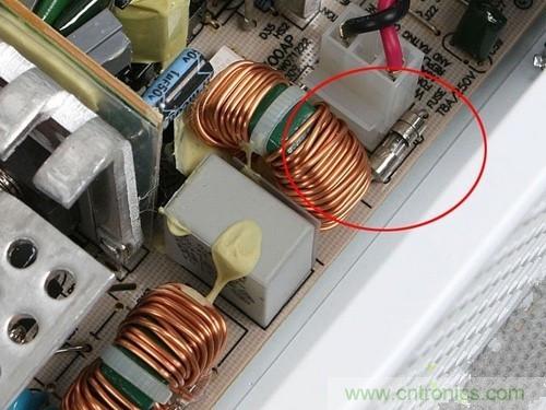 逆变电源设计中，保险丝扮演什么角色？