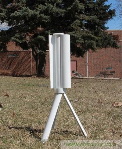 图3：Skajaquoda的便携式风力发电机Trinity，能产生15V的电源并储存于内置15,000mAh锂聚合物电池中。