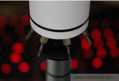 一款独一无二的锂电螺丝刀拆解评测：不止是价格感人