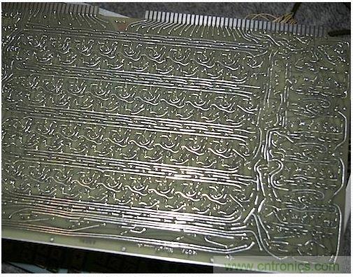 拆解也怀旧，让人惊叹的古董级可编程科学计算器 from 1966