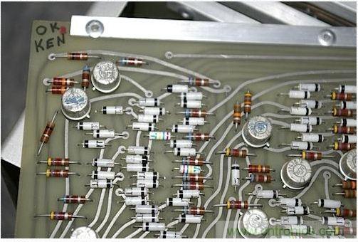 拆解也怀旧，让人惊叹的古董级可编程科学计算器 from 1966