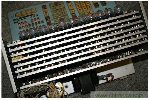 拆解也怀旧，让人惊叹的古董级可编程科学计算器 from 1966