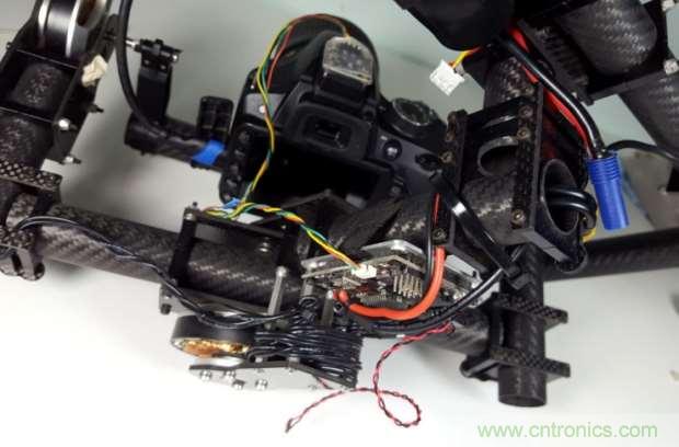 摄影发烧友：想要相机稳如鸡头，学我DIY自平衡相机稳定器