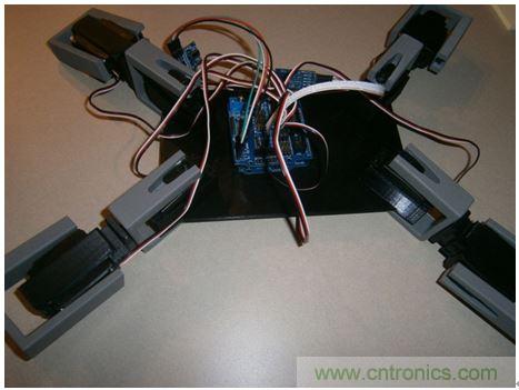 想要DIY一个会打招呼的超萌机器人吗？猛戳这里