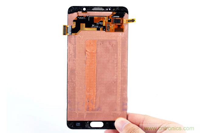 Galaxy Note5拆解，与S系列差距日渐模糊
