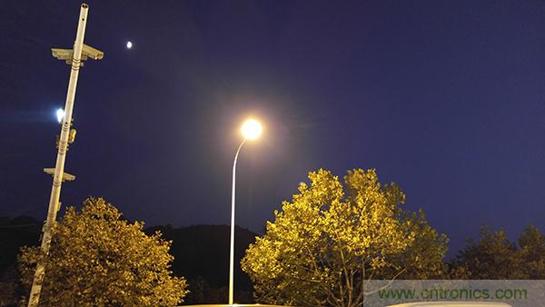 业界良心 LG V10 评测:刚毅、冷峻，不失人性化