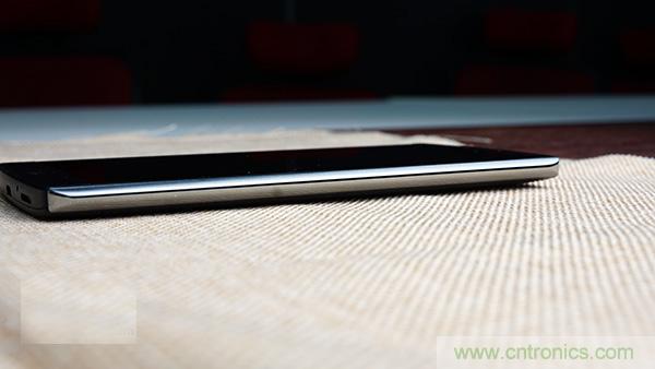 业界良心 LG V10 评测:刚毅、冷峻，不失人性化