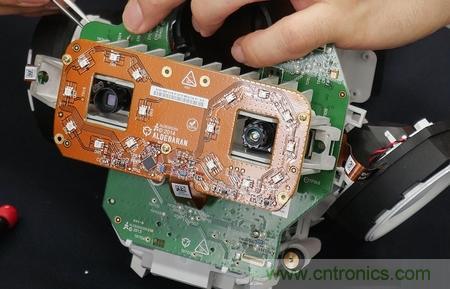 拆解笔记本不过瘾，那就来拆拆日本情感机器人吧！