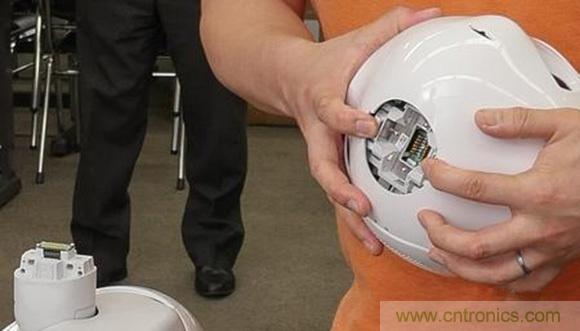 拆解笔记本不过瘾，那就来拆拆日本情感机器人吧！