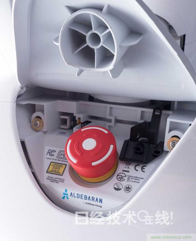 拆解笔记本不过瘾，那就来拆拆日本情感机器人吧！