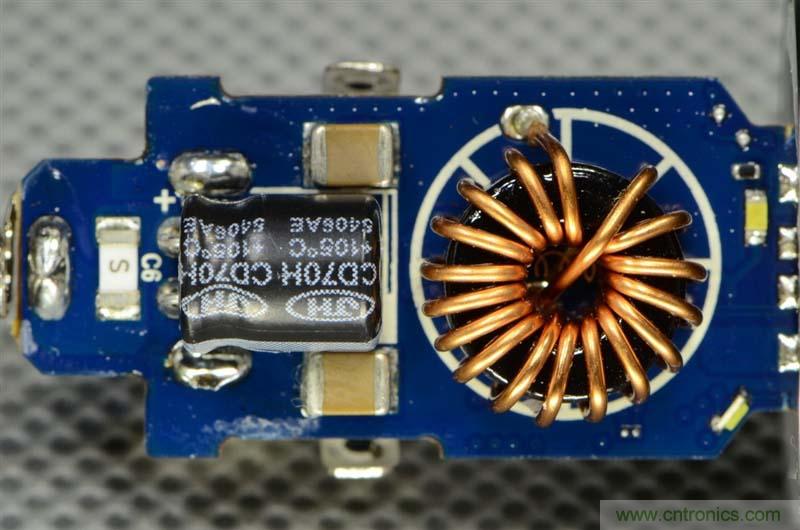 小米车载充电器拆解评测：49元能让这枚&ldquo;子弹&rdquo;飞多远？