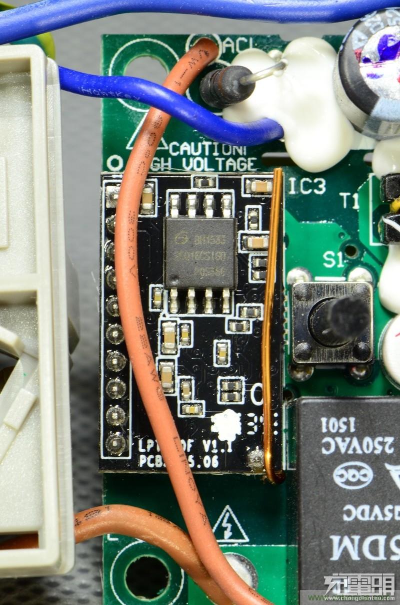 航嘉智能插线板拆解评测:看老牌机电如何”秒杀“后起之秀