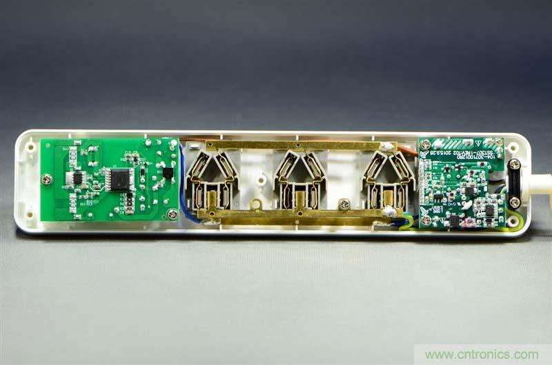 航嘉智能插线板拆解评测:看老牌机电如何”秒杀“后起之秀