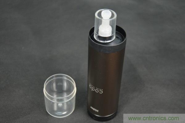 只有奶瓶大小的闪电去渍小神器 &mdash;&mdash;海尔咕咚手持式洗衣机