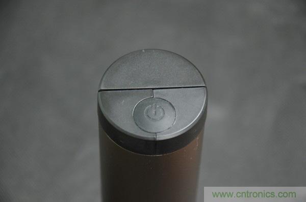 只有奶瓶大小的闪电去渍小神器 &mdash;&mdash;海尔咕咚手持式洗衣机