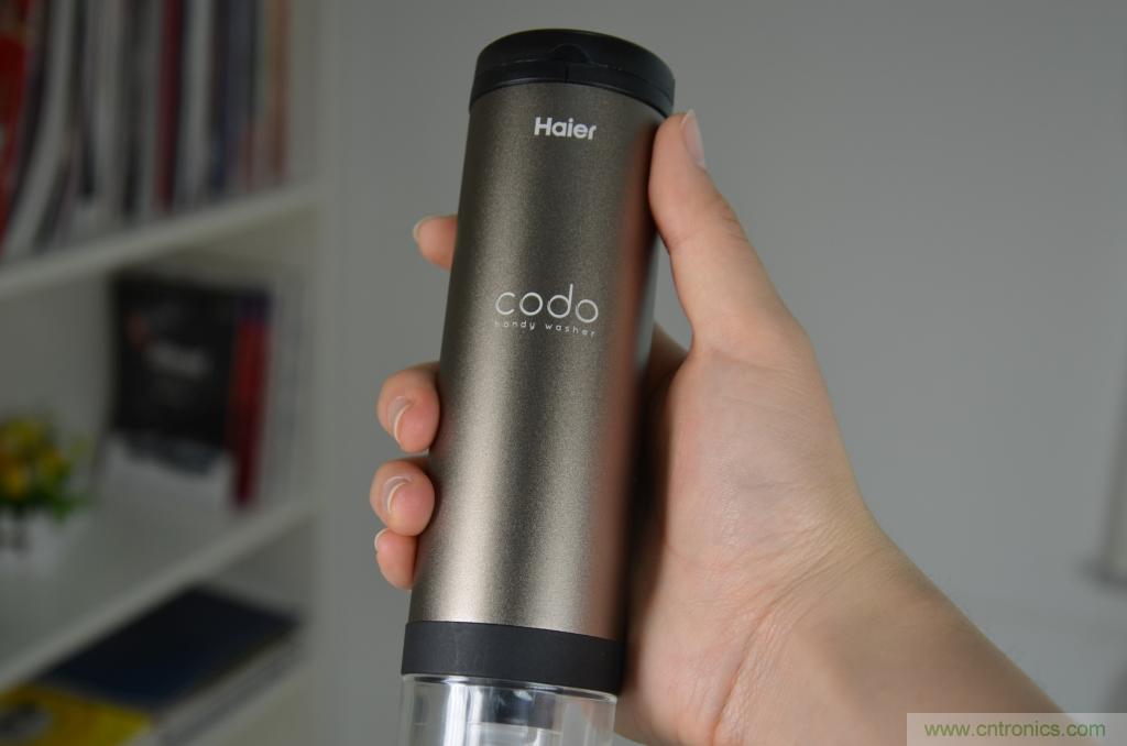 只有奶瓶大小的闪电去渍小神器 &mdash;&mdash;海尔咕咚手持式洗衣机