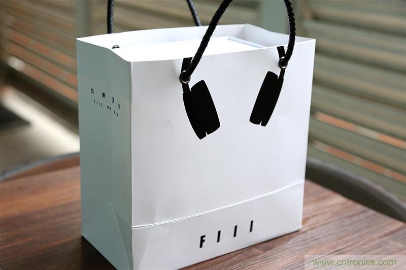 头条哥的梦想之作！FIIL耳机能让汪峰上头条否？