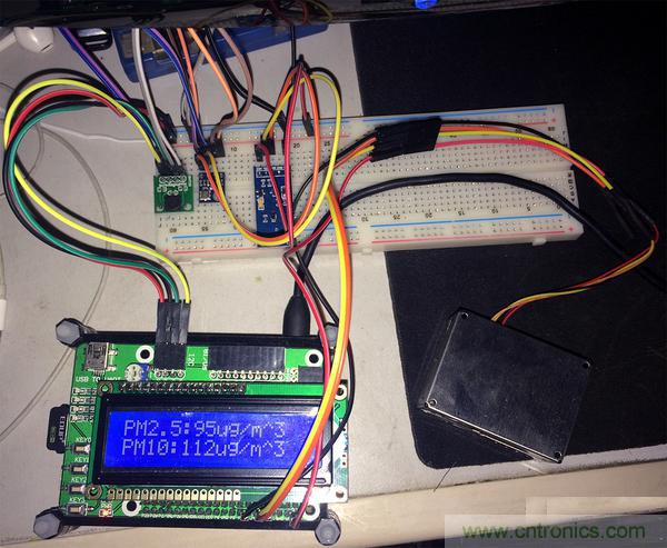 不用专业设备，用树莓派就能玩一把室内环境监测！