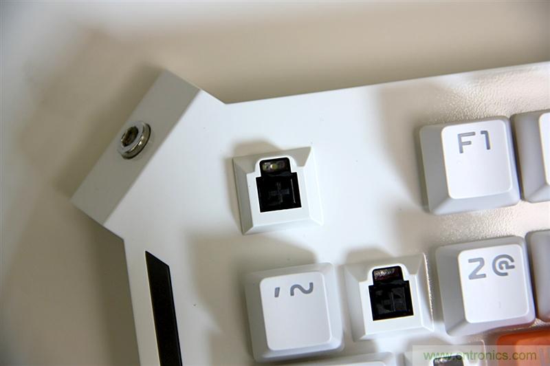 曾经的网吧统治者&mdash;双飞燕血手幽灵机械键盘，真世界最快？