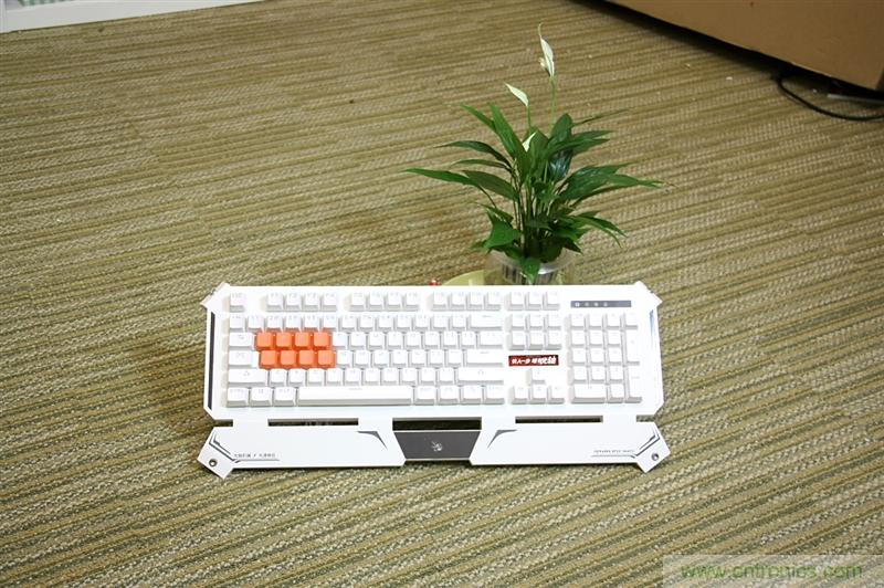 曾经的网吧统治者&mdash;双飞燕血手幽灵机械键盘，真世界最快？