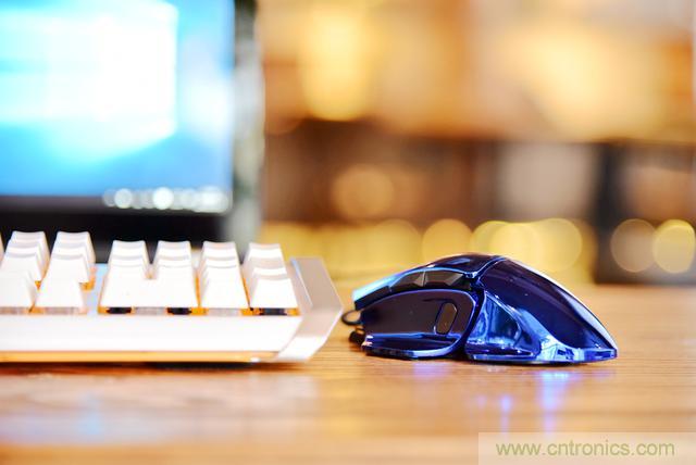 左手写爱，右手写他&mdash;&mdash;从此键盘鼠标不分家！