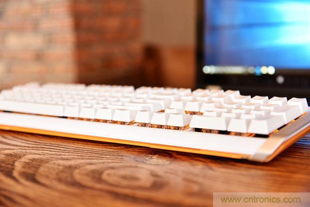 左手写爱，右手写他&mdash;&mdash;从此键盘鼠标不分家！