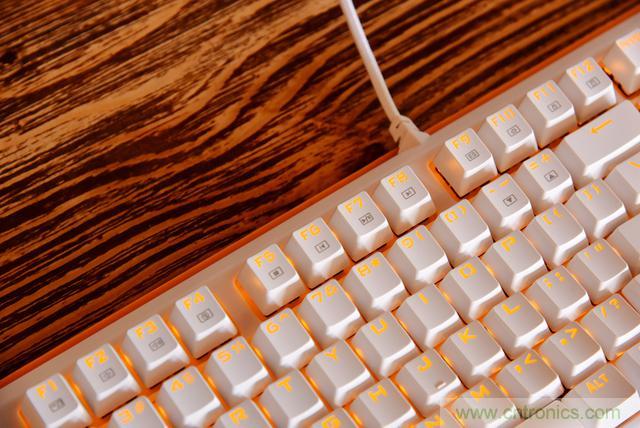 左手写爱，右手写他&mdash;&mdash;从此键盘鼠标不分家！