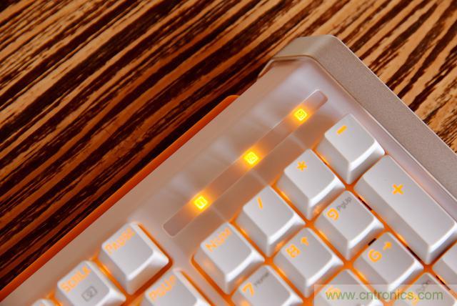 左手写爱，右手写他&mdash;&mdash;从此键盘鼠标不分家！