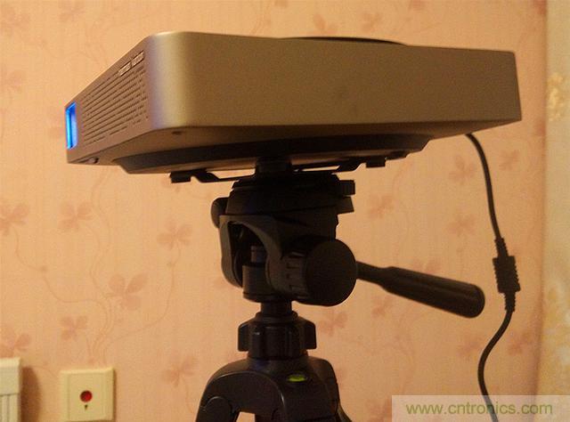 无屏电视时代已然来临，客厅你做好准备了吗？