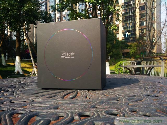 无屏电视时代已然来临，客厅你做好准备了吗？