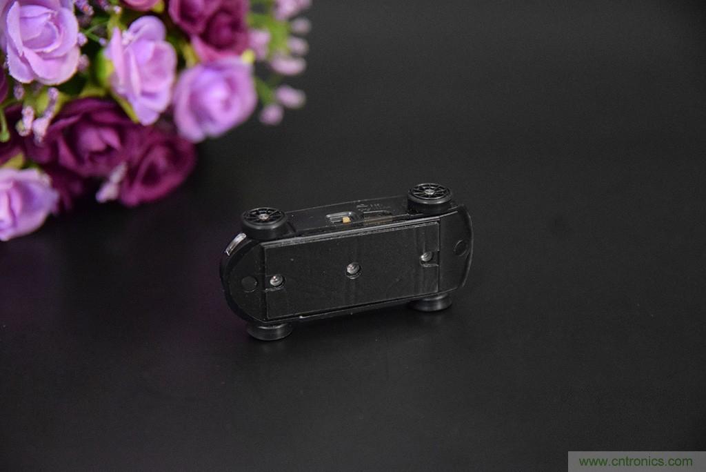 虚拟与现实相结合的飞车游戏，让你体验速度与激情的碰撞！