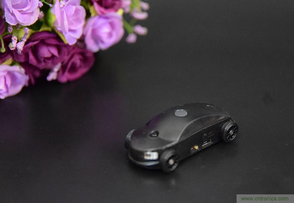 虚拟与现实相结合的飞车游戏，让你体验速度与激情的碰撞！